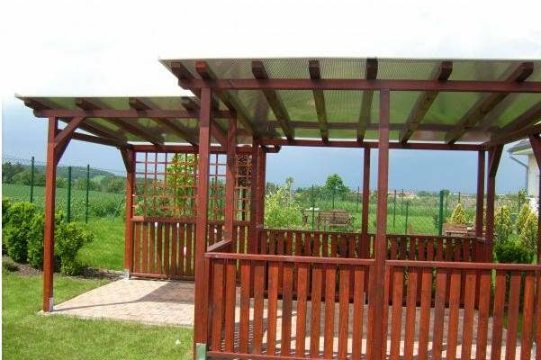 DŘEVĚNÉ ZAHRADNÍ PERGOLY