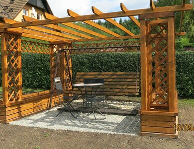 Pergola na míru s lehkým stínidlem – Pergoly ze dřeva Vetas