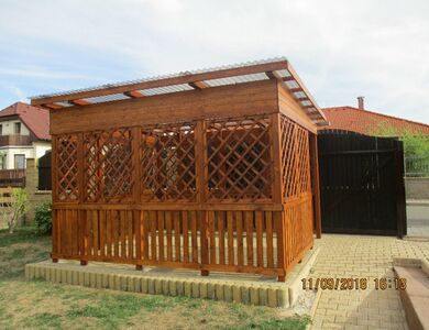 Zastřešená, zahradní pergola atypická