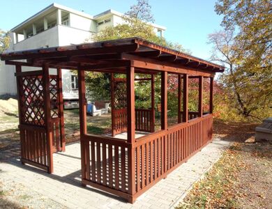 Zastřešená dřevěná pergola na zakázku | Zahradní pergoly
