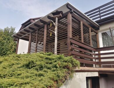 Na míru zhotovená pergola ke zdi domu | Zahradní pergoly