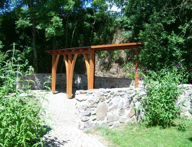 Jednoduchý a minimalistický altán na zahradu – Dřevěné altány Vetas
