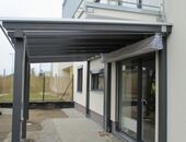 Pergola u zdi dřevěná v šedé barvě | Pergoly ke zdi domu