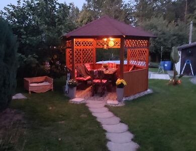 Šestihranný altán | Reference Jiří a Šárka Majerovi, Husinec – Šestihranný altán