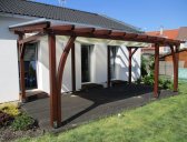 | Nové typy zastřešení terasy - pergola ke zdi domu