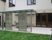  | Nové typy zastřešení terasy - pergola ke zdi domu