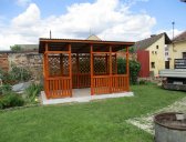 Zastřešená pergola - doplnění mřížek, boční vchod, krytina plechová | Zastřešená pergola 4x2,5m